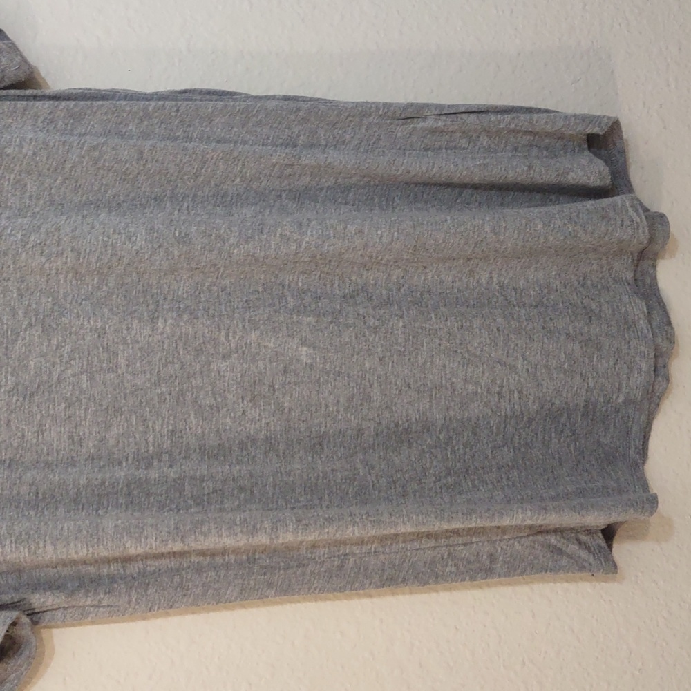 SLIGHTLY USED VANILLA BAY GRAY AND WHITE FLORAL EMBROIDERY SIZE L - Picture 3 of 10